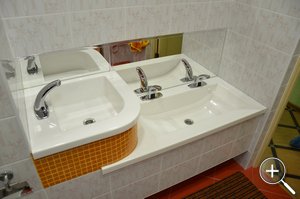 Отделка ванной комнаты искусственным акриловым, кварцевым и натуральным камнем