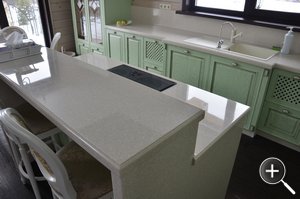 Кухонные столешницы из натурального, искусственного акрилового, кварцевого камня