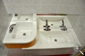 Отделка интерьера ванной комнаты искусственным и натуральным камнем