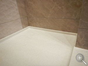 Душевые поддоны для ванной из природного, искусственного акрилового и кварцевого камня